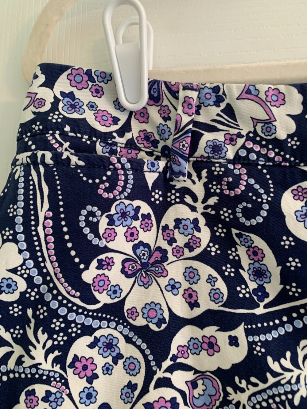 Talbots Size 8 Perfect Crop Pants Print Navy Lavendar - Picture 9 of 10